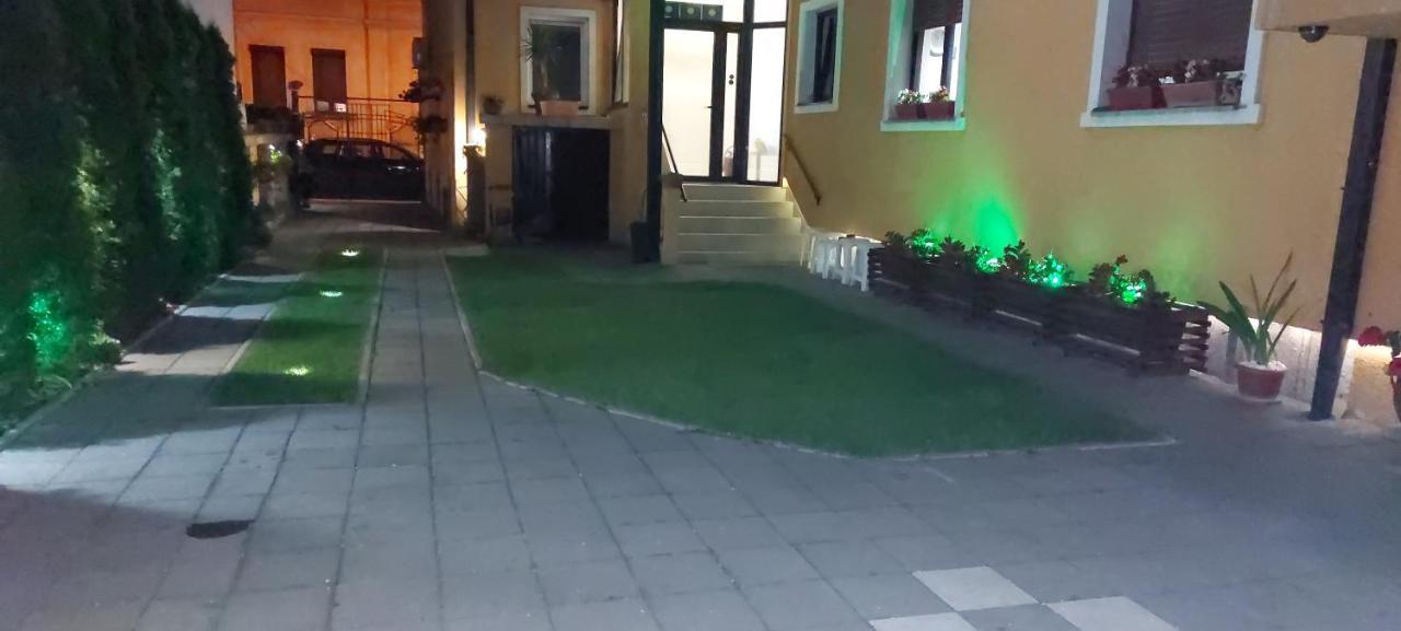 Apartments Sofija Ni Exteriör bild