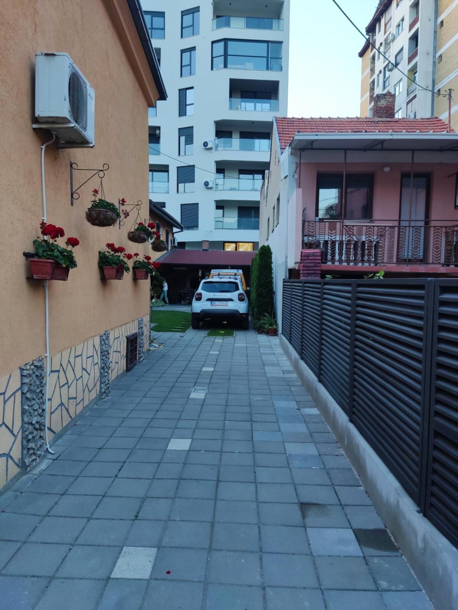 Apartments Sofija Ni Exteriör bild